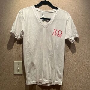 University Tees Women’s Sorority Chi Omega V Neck Tee T Shirt Size Small